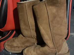 Ugg size 8 women’s high top fur boots